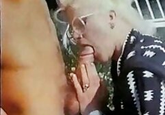 Asiatico con un tatuaggio su lei spalla fa soapy massaggio in film porno italiani donne mature hahala pompato