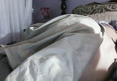 Uomo video gratis casalinghe mature bianco sesso appassionato con una donna di colore in salotto